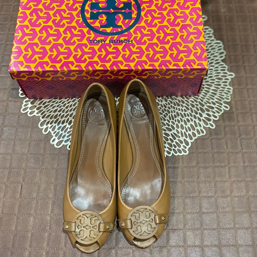 Tory Burch Sally 2 Tumbled Leather Peep Toe